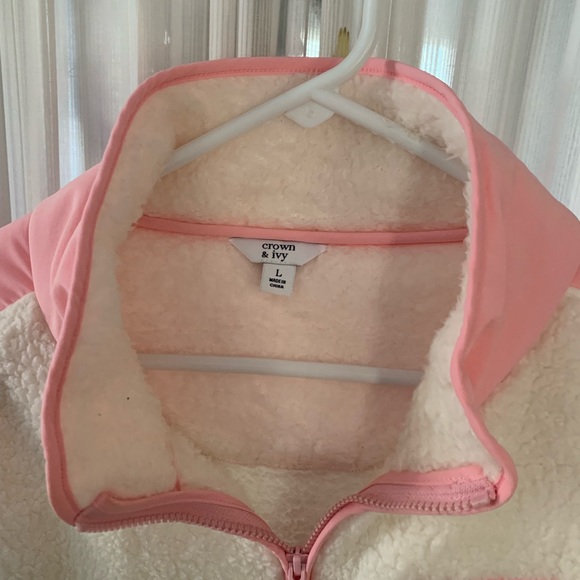 Pink and white fleece jacket, large. With zip up pockets. - Picture 2 of 3